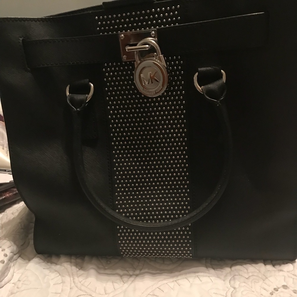 AUTHENTIC MICHAEL KORS HAND BAG